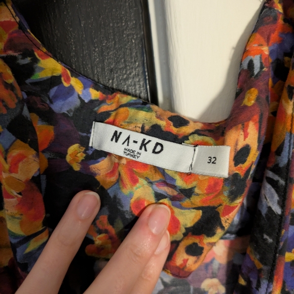 NA-KD Colorful Floral Tie-Front Midi Dress (US 32) - Picture 4 of 7